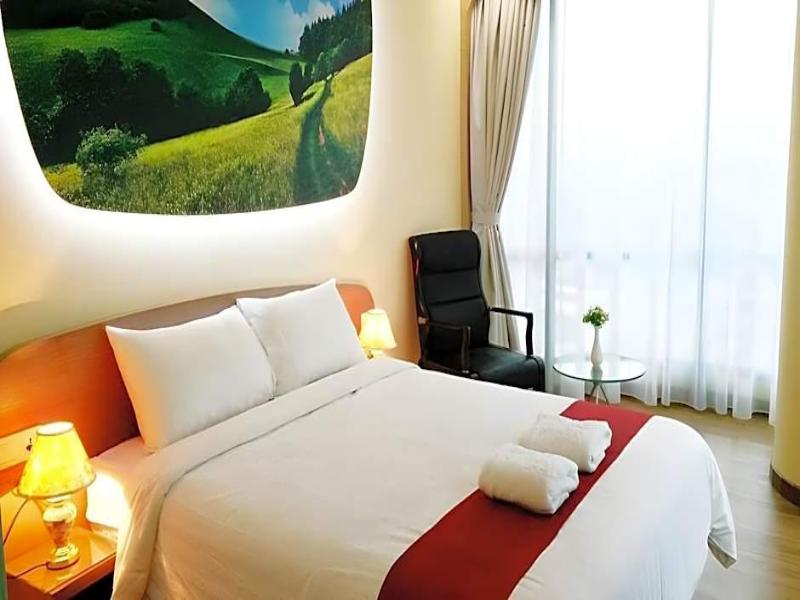 Business Hotel Tomang image