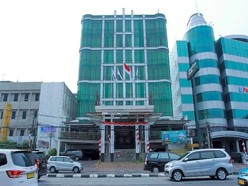 Business Hotel Tomang image