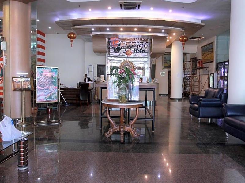 Business Hotel Tomang image