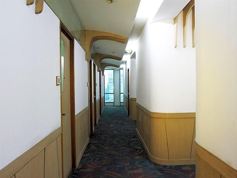 Business Hotel Tomang image