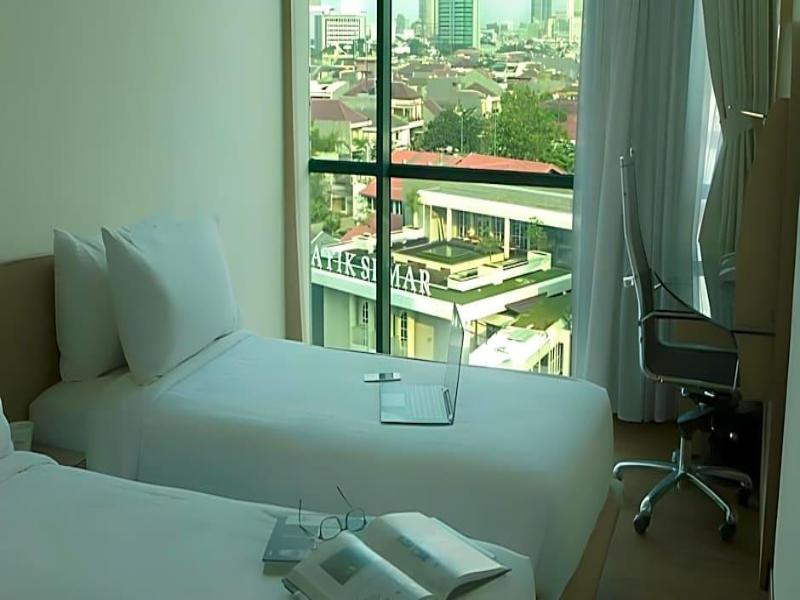 Business Hotel Tomang image