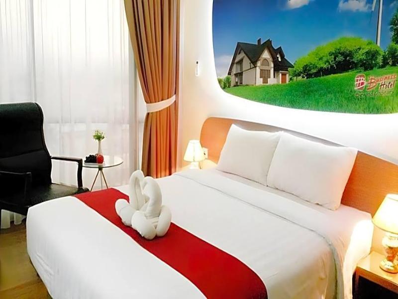 Business Hotel Tomang image