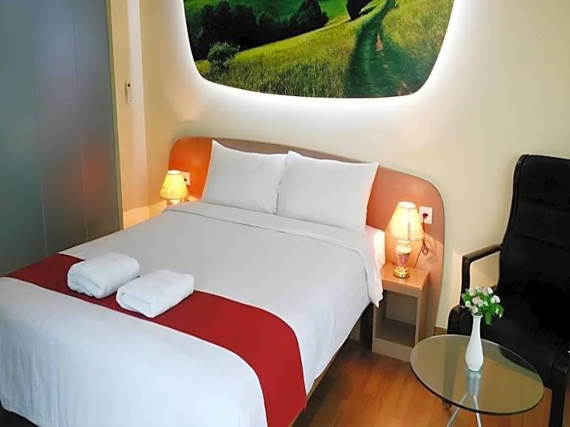 Business Hotel Tomang image