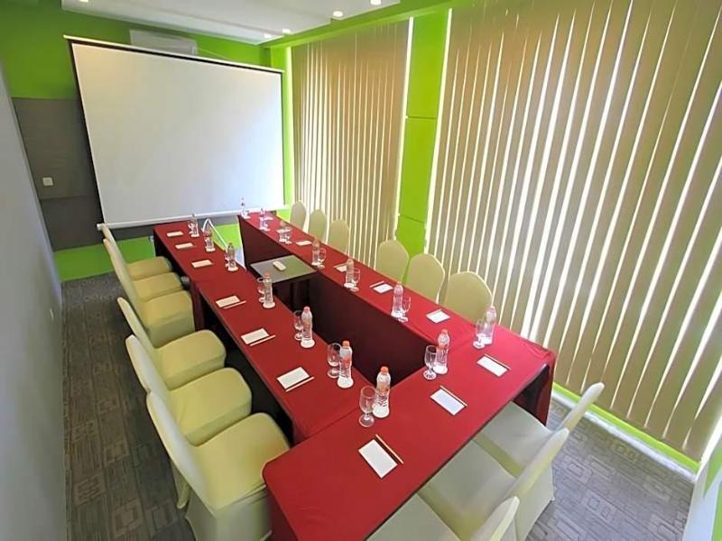 Hotel Dafam Fortuna Seturan image