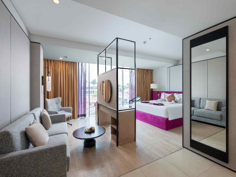 Grand Edge Hotel Semarang image