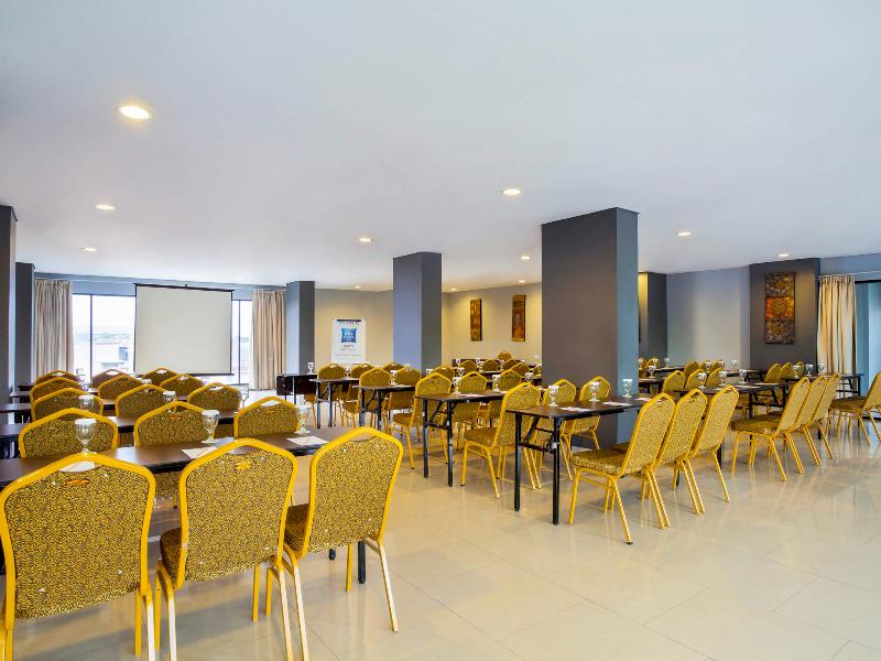 Mercure Jakarta Grogol image
