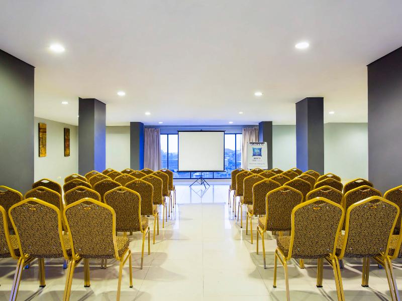 Mercure Jakarta Grogol image