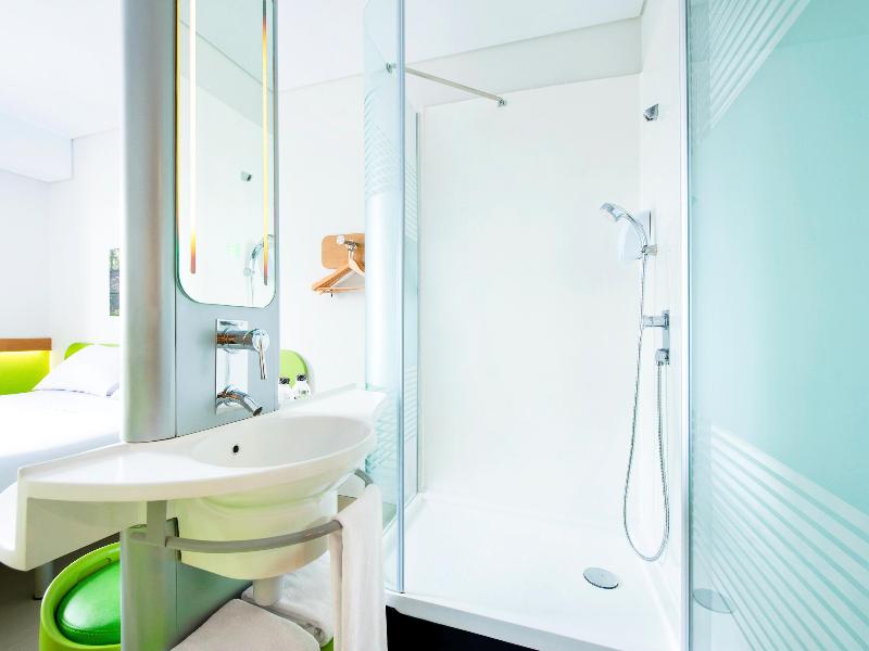Mercure Jakarta Grogol image
