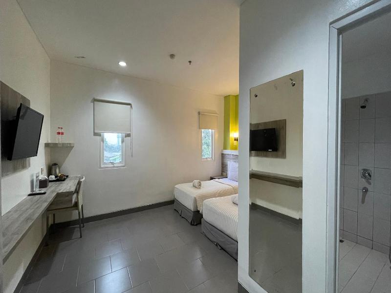 IZI Hotel image