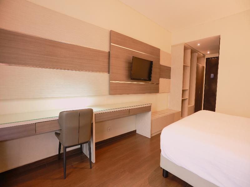 Lotus Garden Hotel & Restaurant image