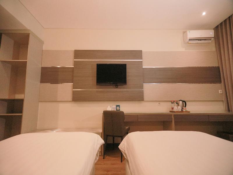 Lotus Garden Hotel & Restaurant image