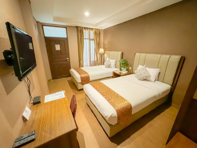 Padang Hotel image