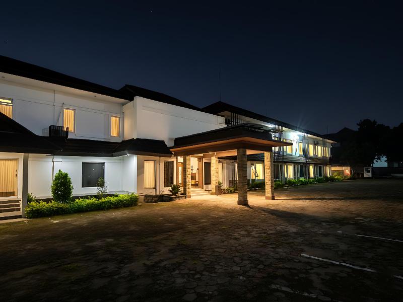 Parama Hotel image