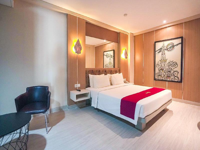 Pyrenees Jogja Hotel image