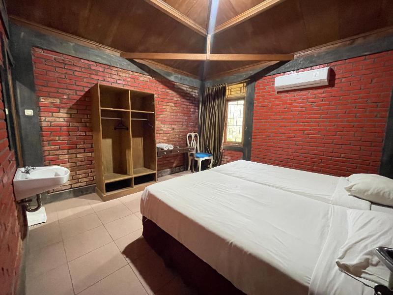 Rizen Premiere Hotel image
