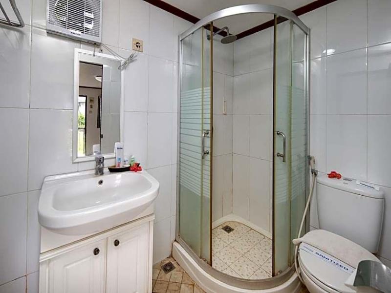 Royal Caravan Hotel & Outbound image