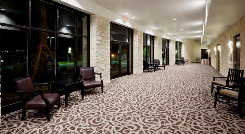 Holiday Inn North Stone Oak — photo 4