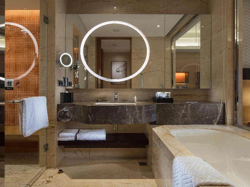 Hilton Yantai Golden Coast image