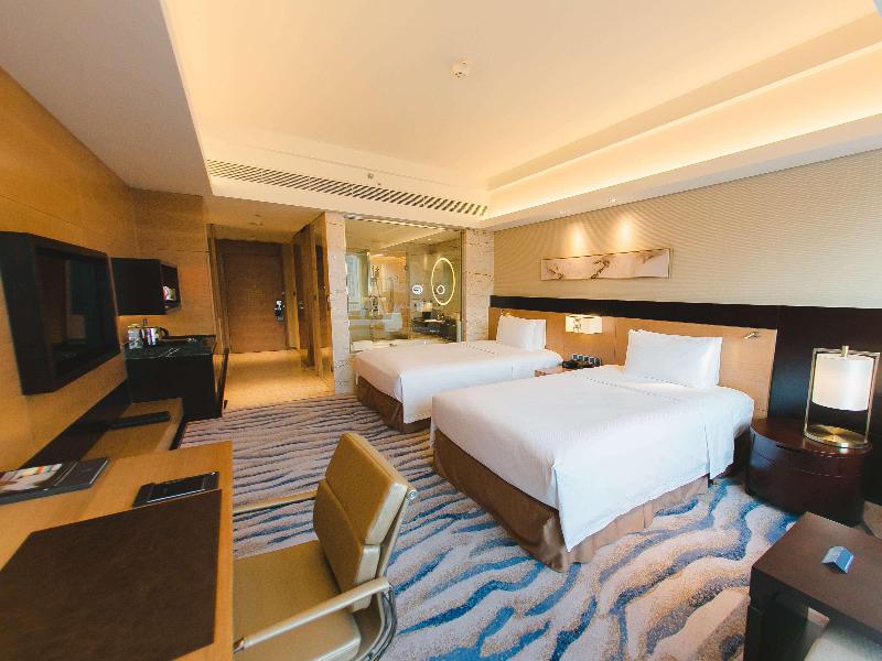 Hilton Yantai Golden Coast image