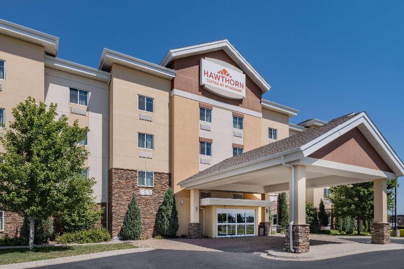 Hawthorn Suites By Wyndham Williston image