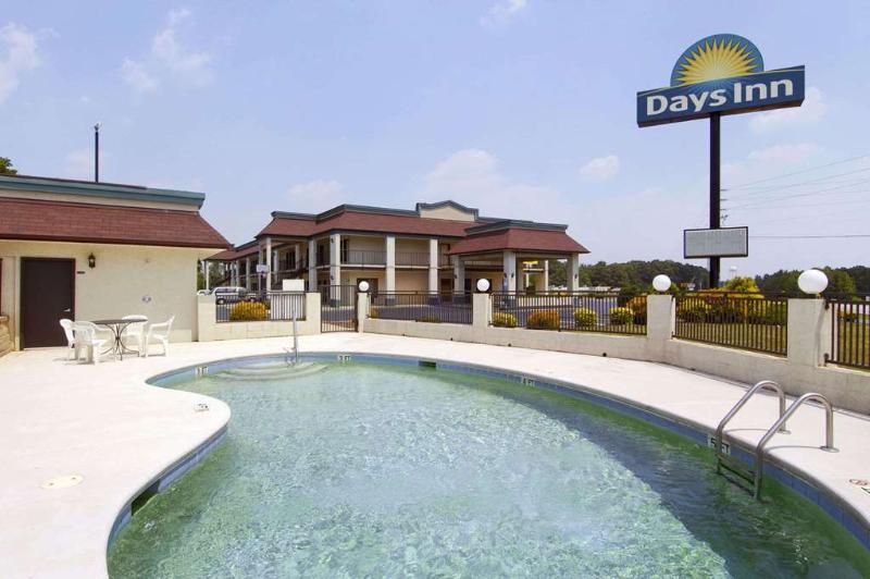 Days Inn by Wyndham Yanceyville — main photo