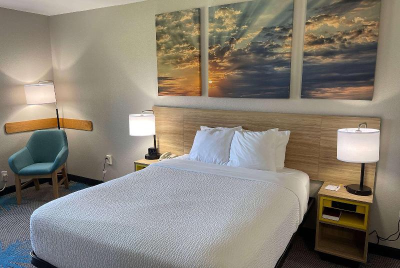 Days Inn by Wyndham Imlay City image