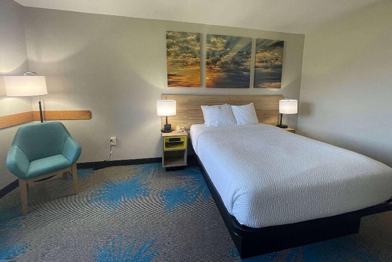 Days Inn by Wyndham Imlay City image