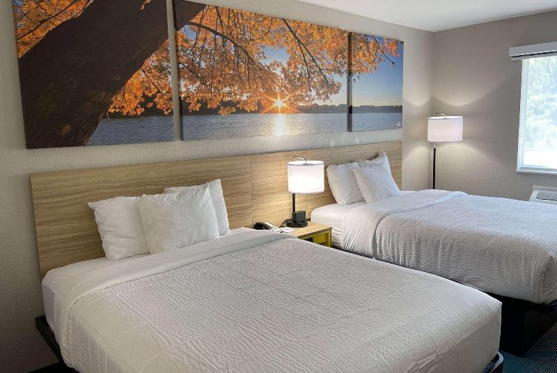 Days Inn by Wyndham Imlay City image