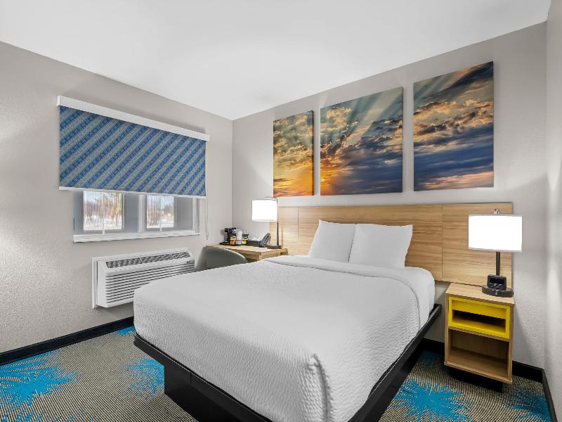 Days Inn by Wyndham Imlay City image