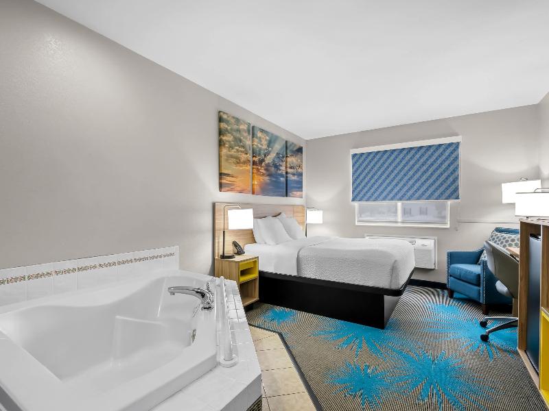 Days Inn by Wyndham Imlay City image
