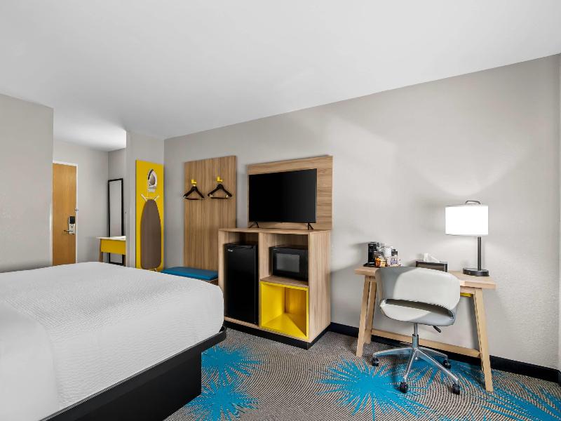 Days Inn by Wyndham Imlay City image