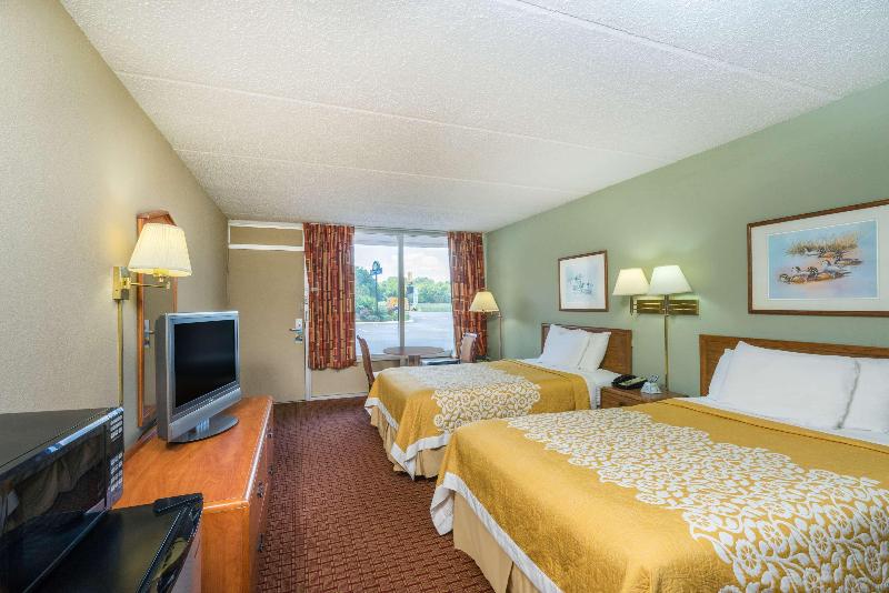 Days Inn by Wyndham Hurricane Mills image