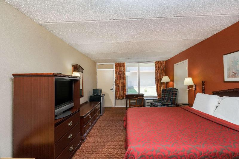 Days Inn by Wyndham Hurricane Mills image