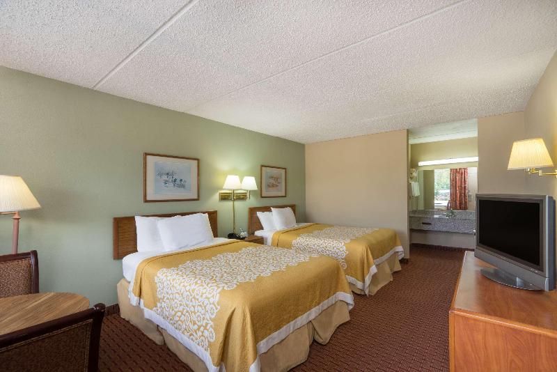 Days Inn by Wyndham Hurricane Mills image
