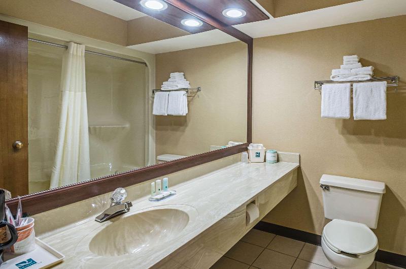 Quality Inn & Suites Frostburg-Cumberland image