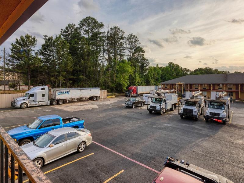 Executive Inn & Suites Marshall