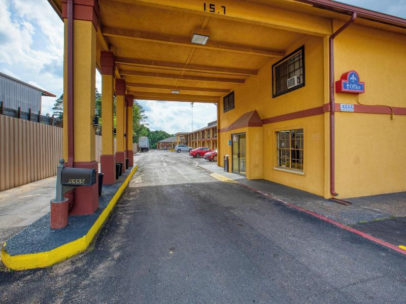 Executive Inn & Suites Marshall