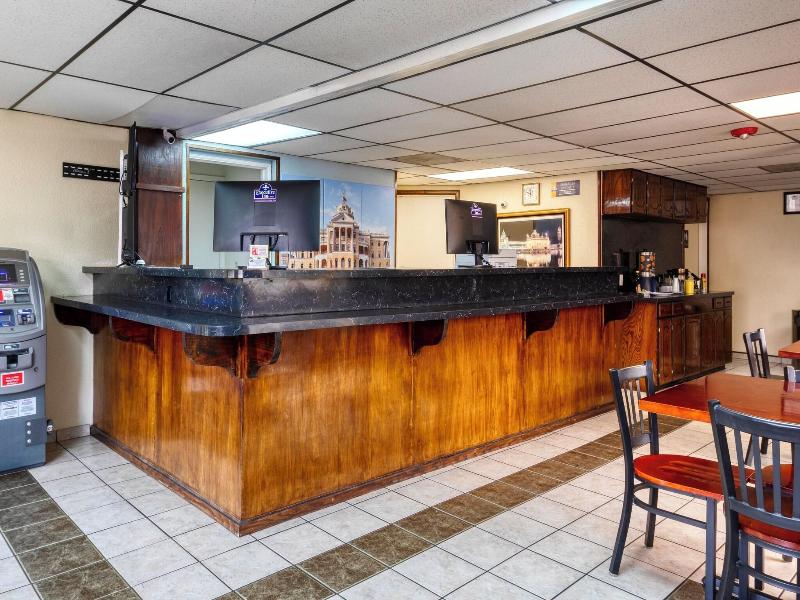 Executive Inn & Suites Marshall