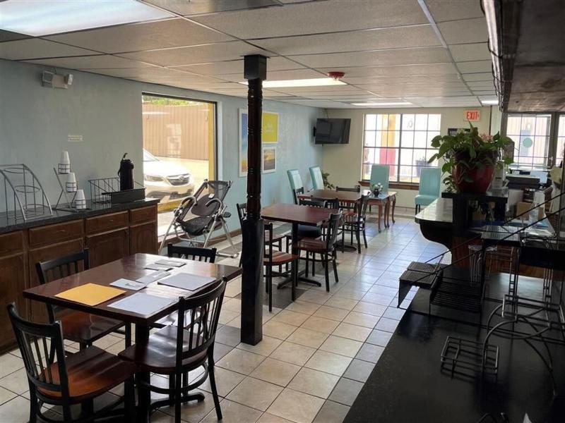 Executive Inn & Suites Marshall