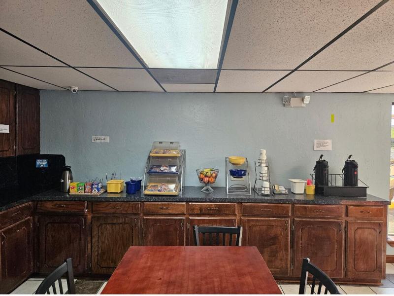 Executive Inn & Suites Marshall