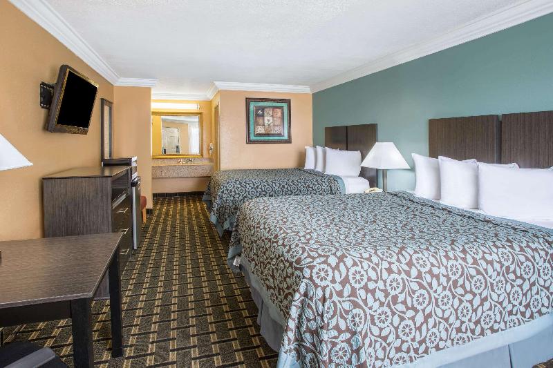 Days Inn by Wyndham Crowley