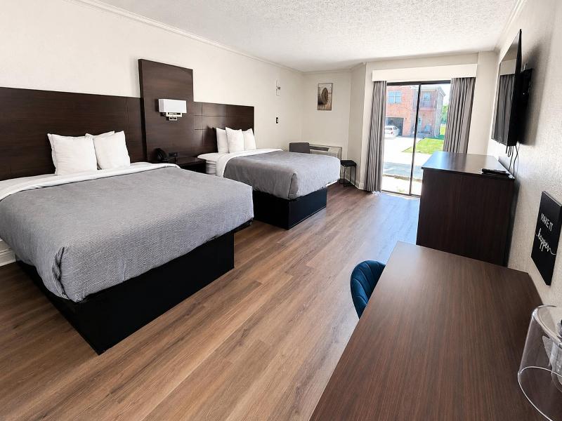 Room TWO QUEEN BEDS