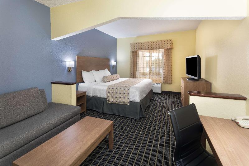 Days Inn & Suites by Wyndham Union City image