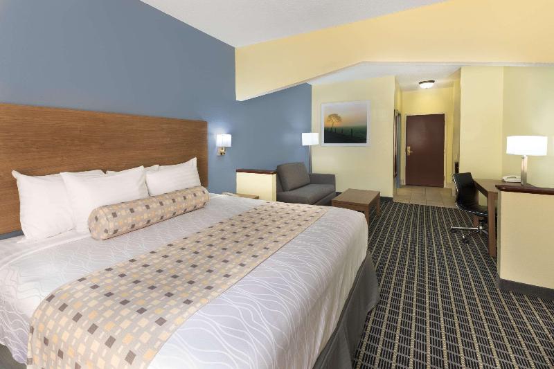 Days Inn & Suites by Wyndham Union City image