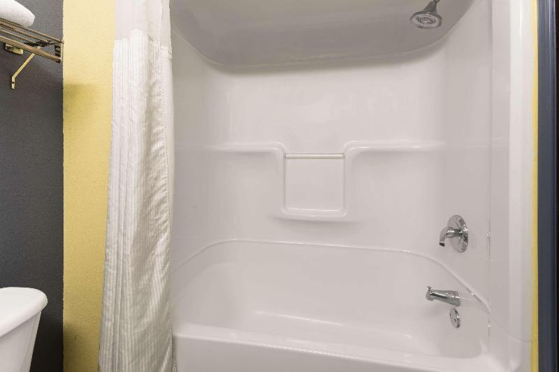 Days Inn & Suites by Wyndham Union City image