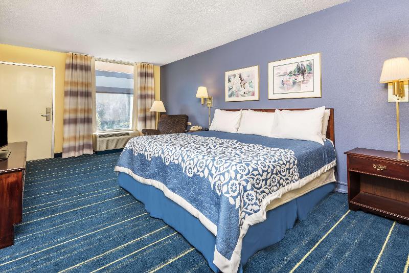 Days Inn by Wyndham South Hill image