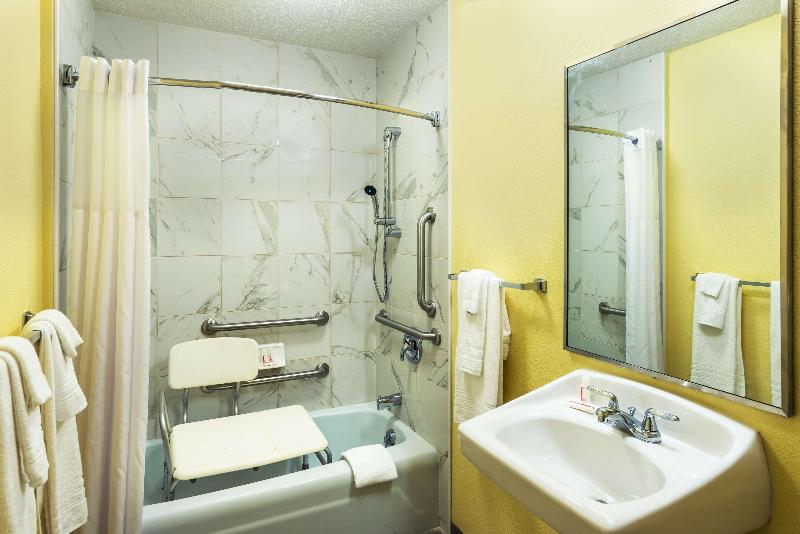 Days Inn by Wyndham South Hill image