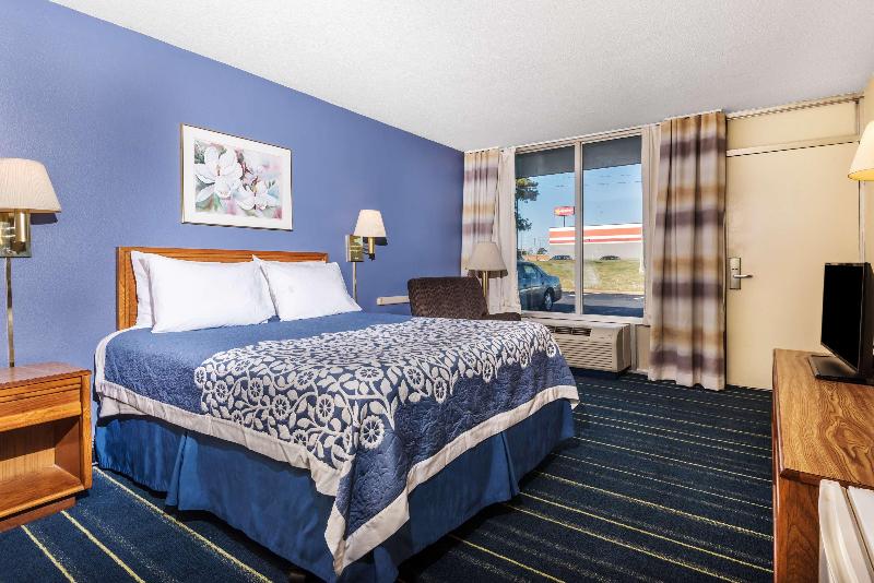 Days Inn by Wyndham South Hill image