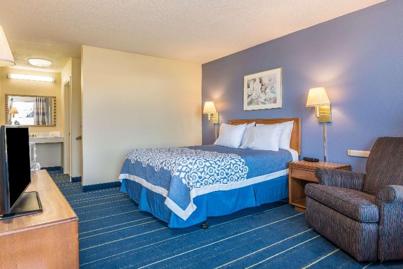 Days Inn by Wyndham South Hill image