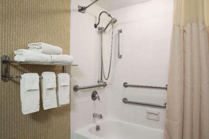 Days Inn by Wyndham Rock Falls image